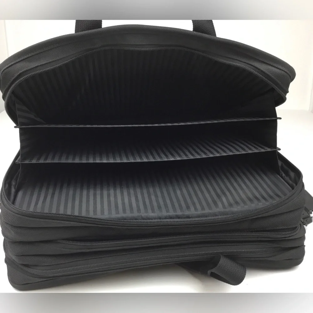TUMI Alpha 17